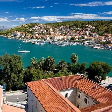 In Slatine With Terrace, Air Conditioning, Wi-fi Trogir