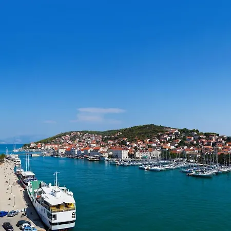 In Slatine With Terrace, Air Conditioning, Wi-fi Apartment Trogir